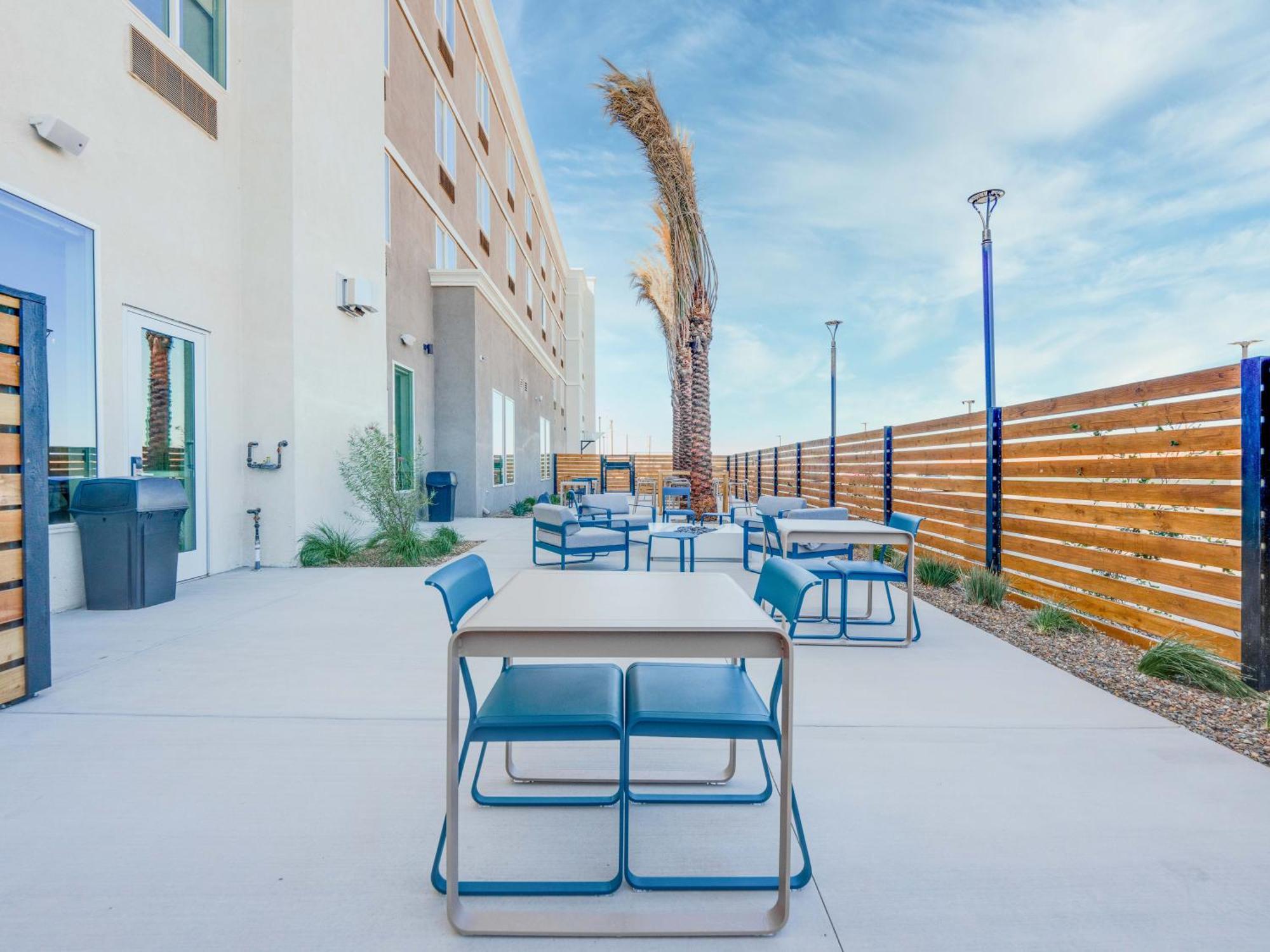 Cambria Hotel El Centro - Imperial エクステリア 写真