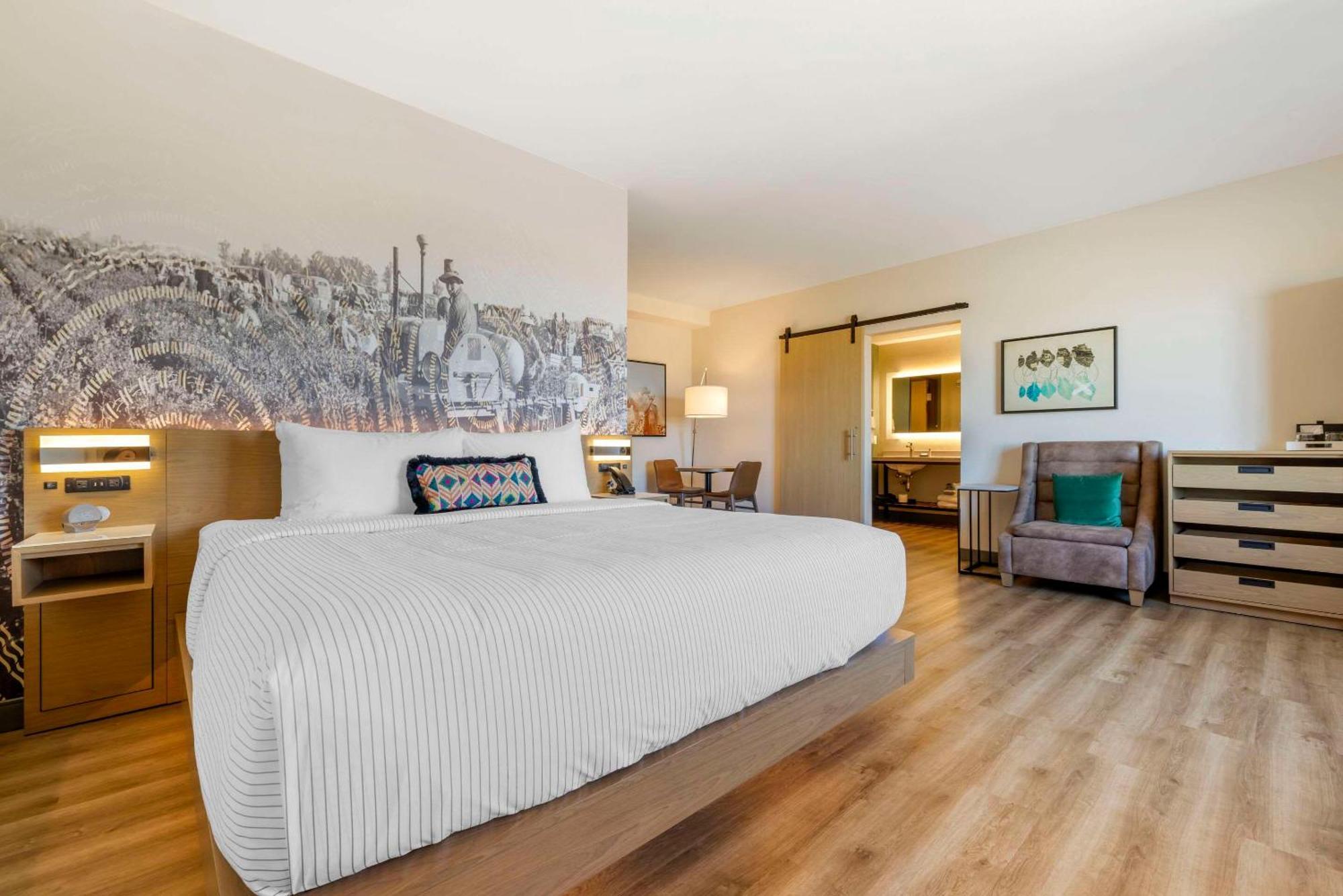 Cambria Hotel El Centro - Imperial エクステリア 写真