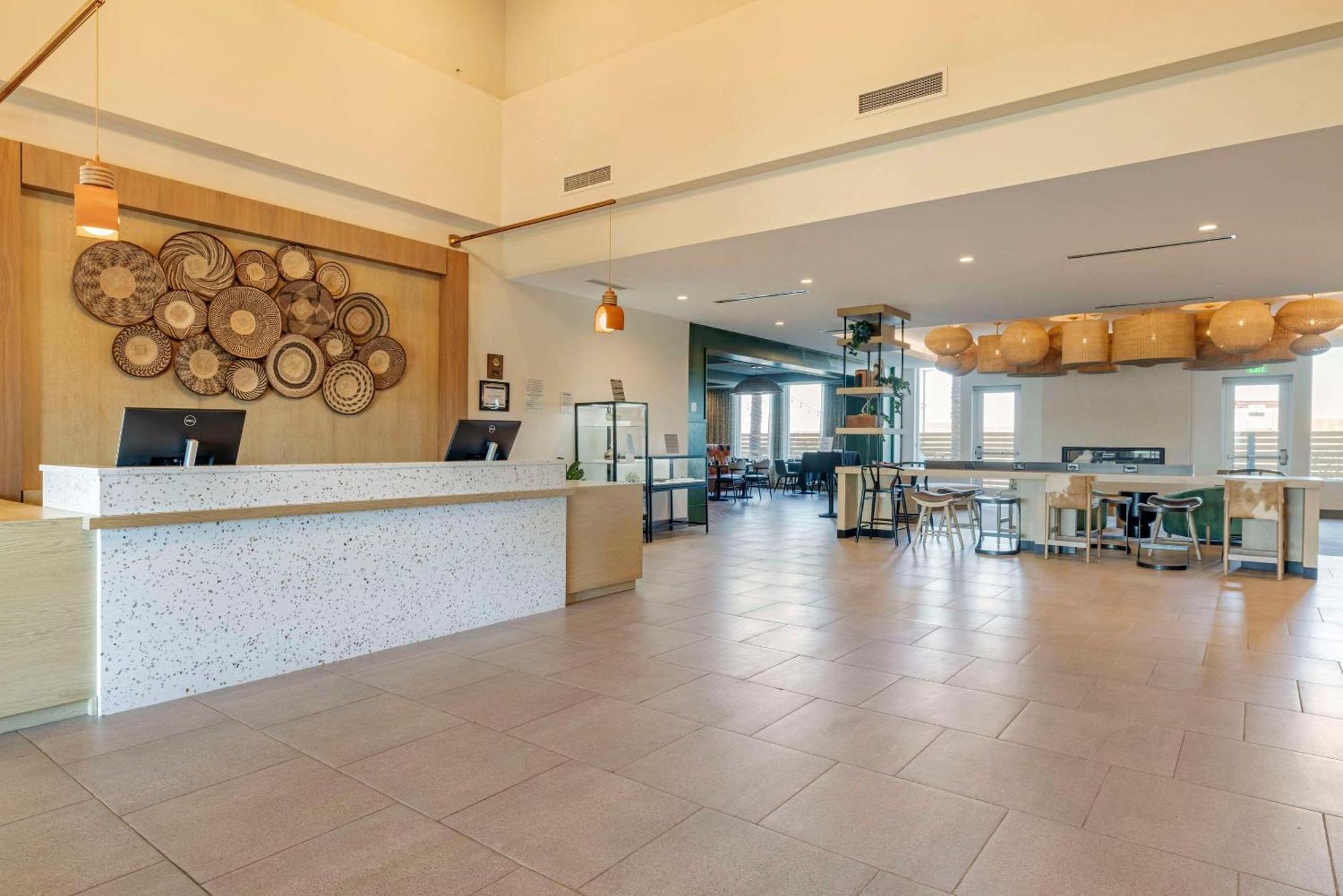 Cambria Hotel El Centro - Imperial エクステリア 写真